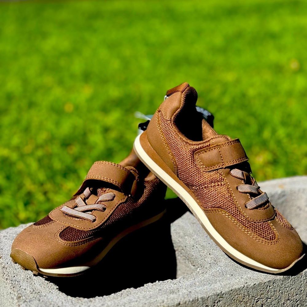 Brand new shoes, still with tag, never used